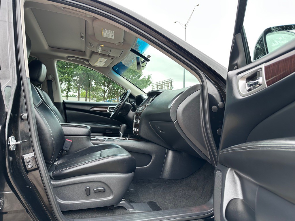 2015 Nissan Pathfinder Image 11