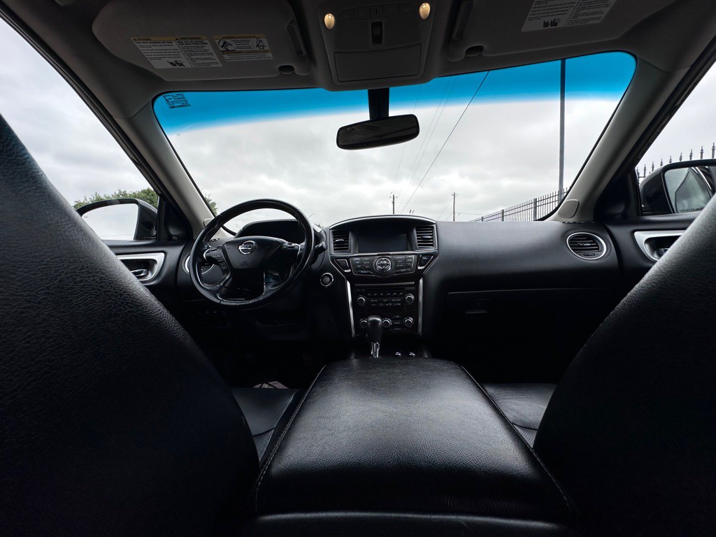 2015 Nissan Pathfinder Image 12