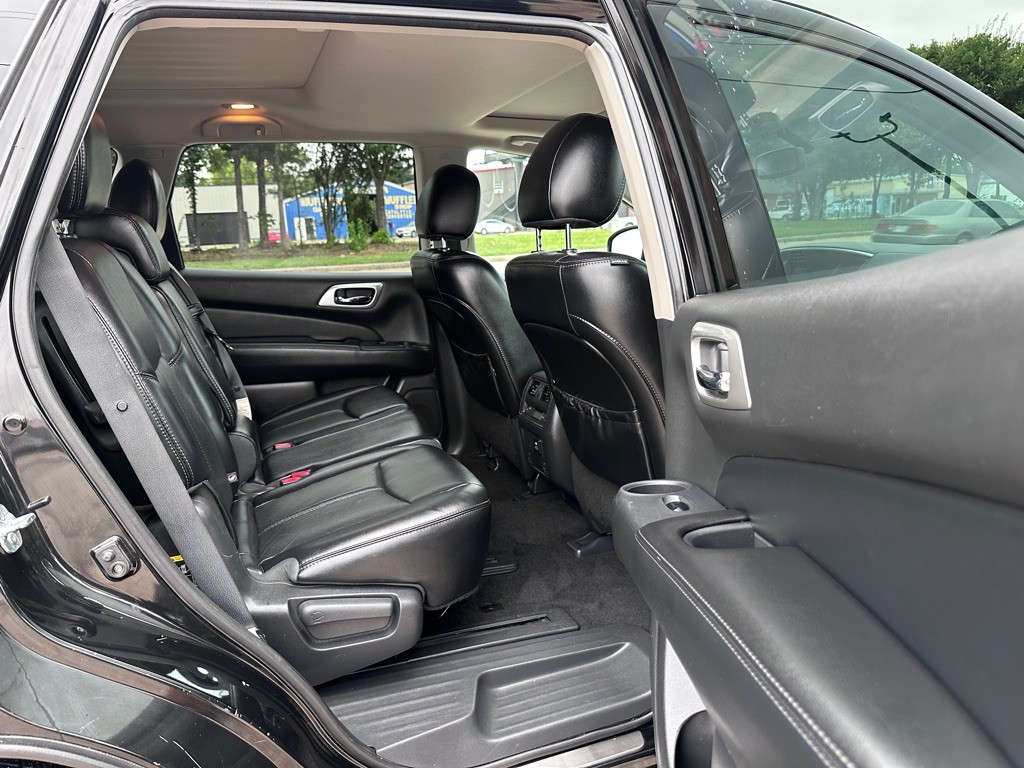 2015 Nissan Pathfinder Image 13