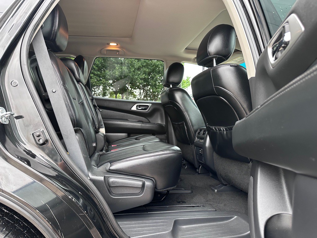 2015 Nissan Pathfinder Image 14