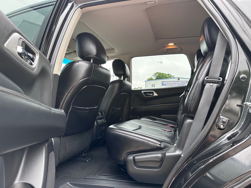 2015 Nissan Pathfinder Image 16