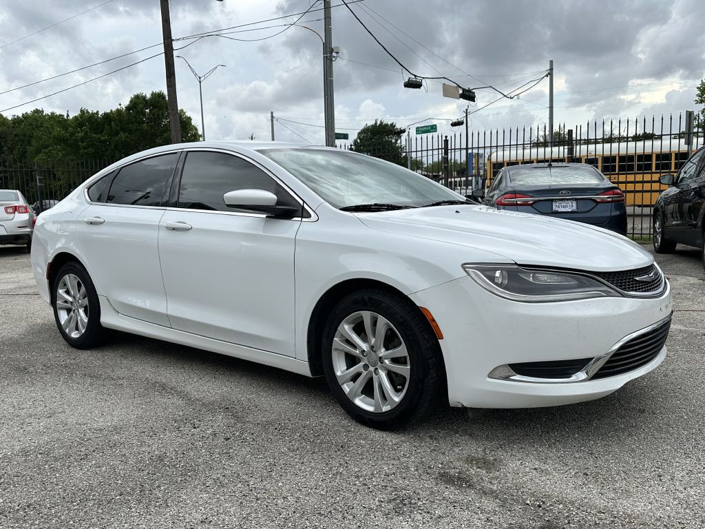 2015 Chrysler 200 Image 1