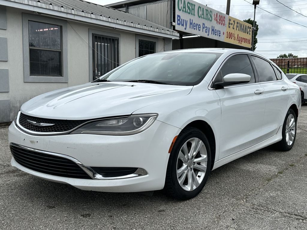 2015 Chrysler 200 Image 2