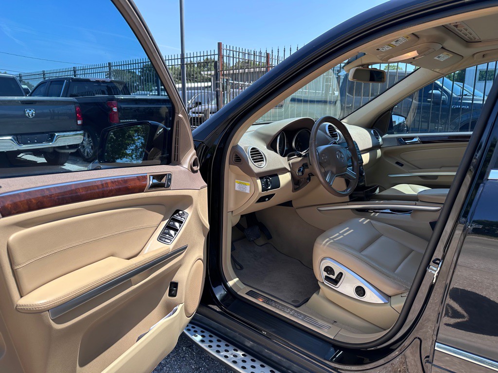 2011 Mercedes-Benz M-Class Image 7