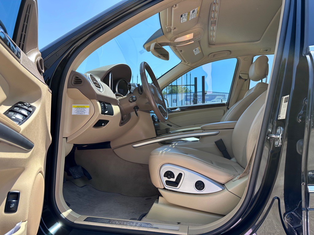 2011 Mercedes-Benz M-Class Image 8