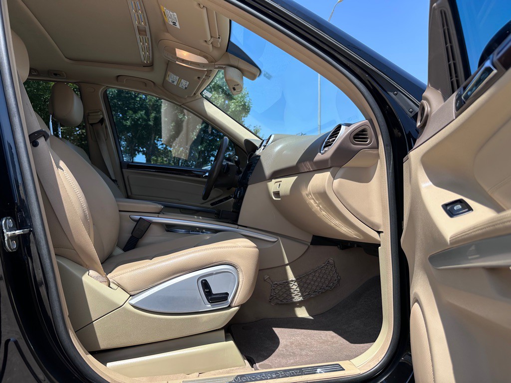 2011 Mercedes-Benz M-Class Image 10