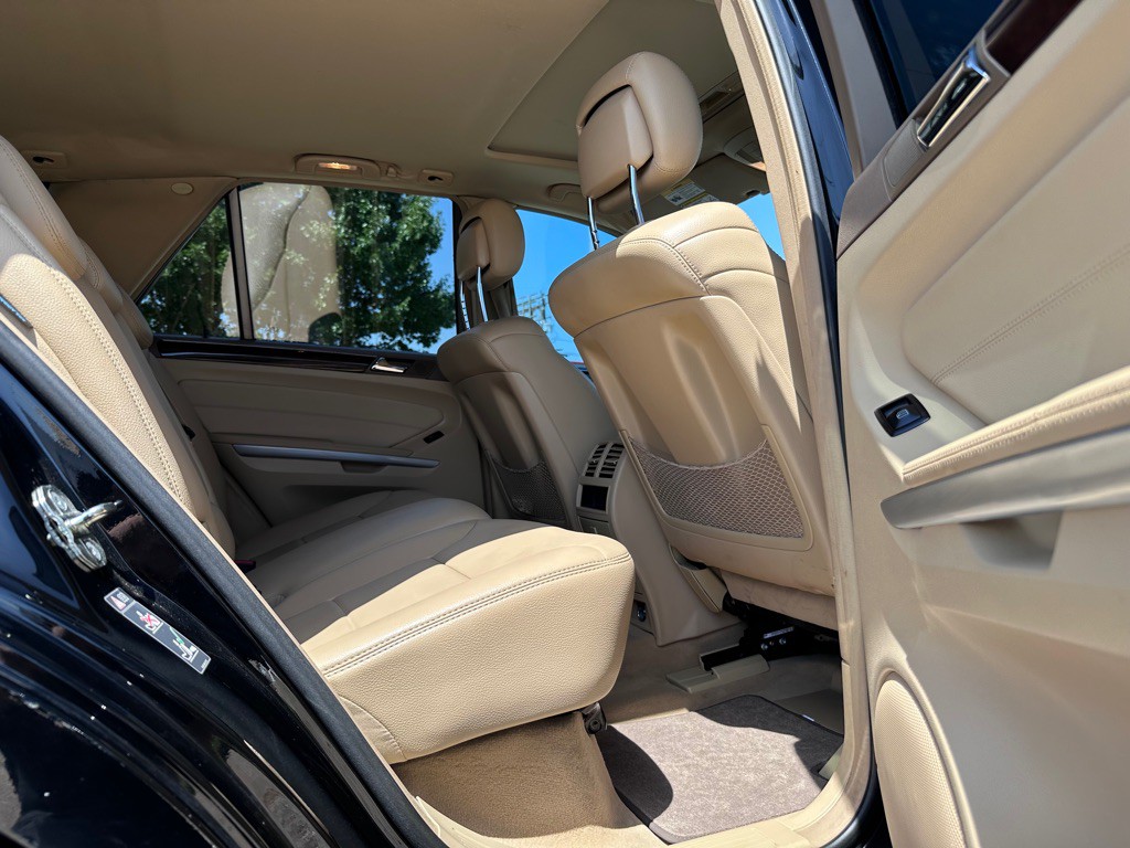 2011 Mercedes-Benz M-Class Image 14