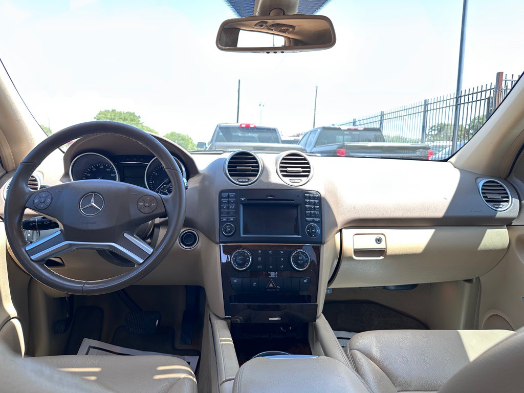 2011 Mercedes-Benz M-Class Image 15