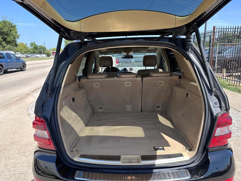 2011 Mercedes-Benz M-Class Image 16