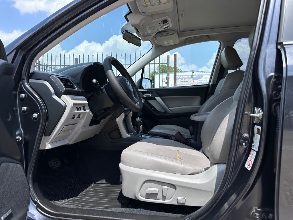 2014 Subaru Forester Image 8