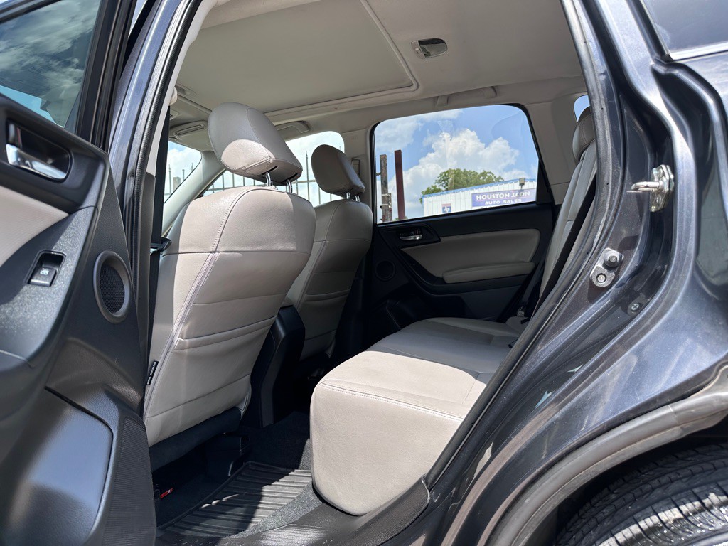 2014 Subaru Forester Image 13