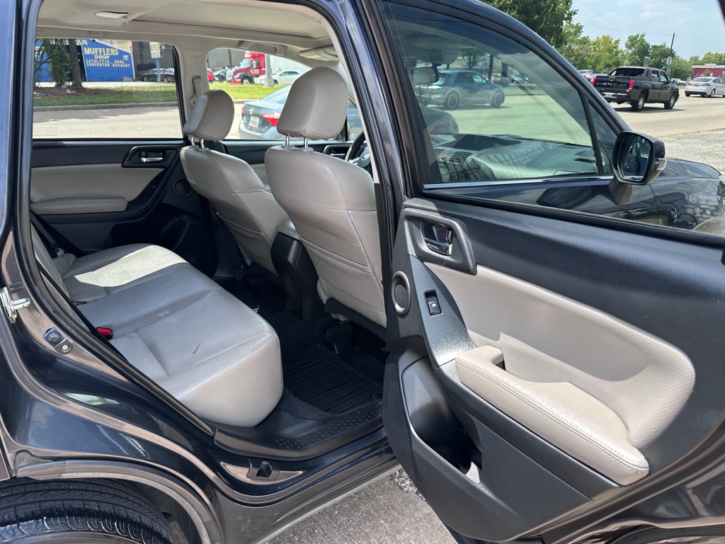 2014 Subaru Forester Image 14
