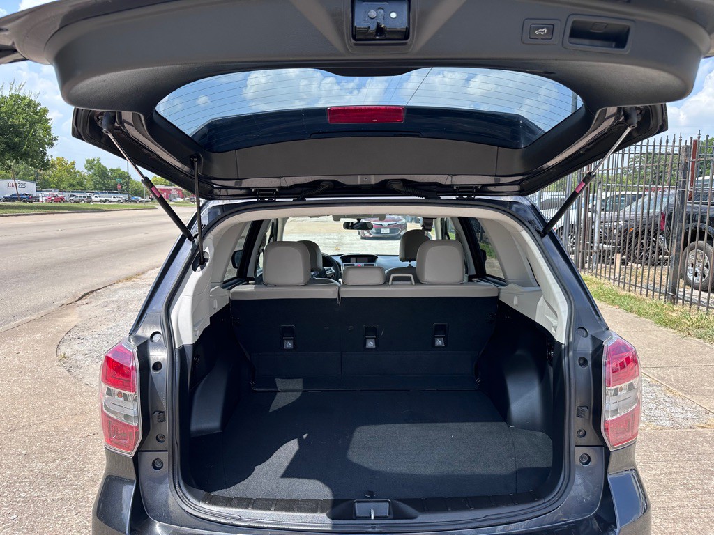 2014 Subaru Forester Image 16
