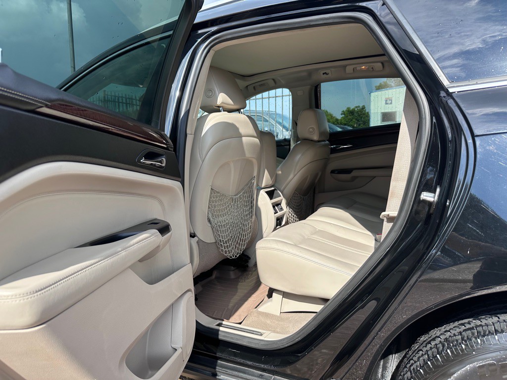 2013 Cadillac SRX Image 16