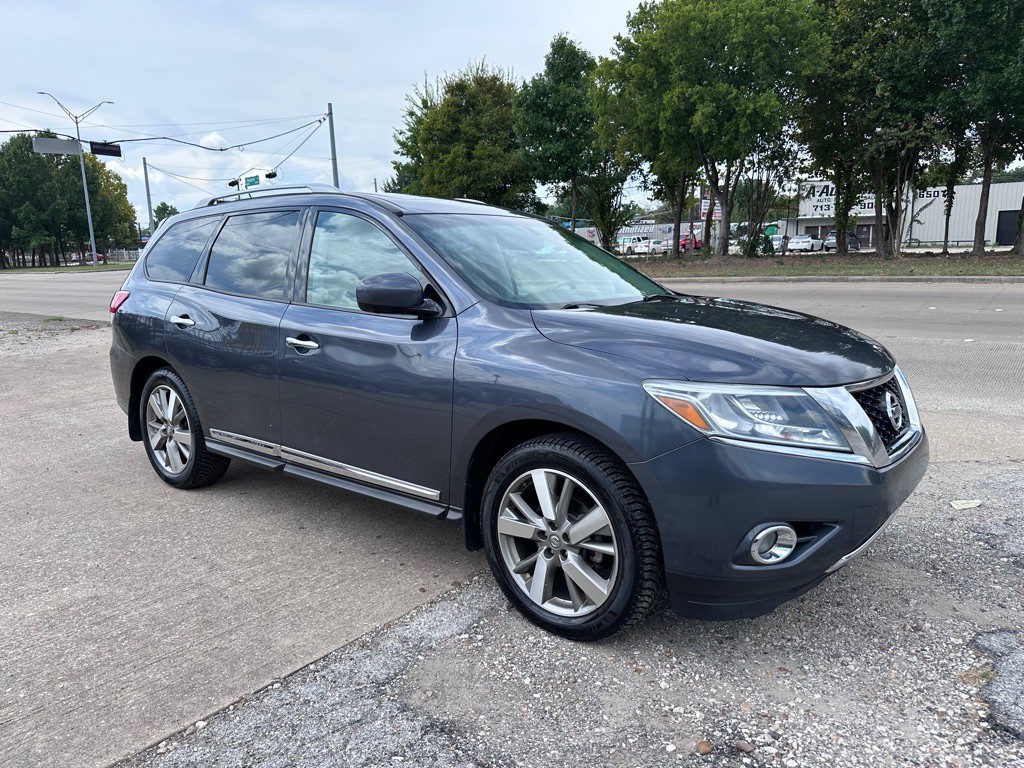 2013 Nissan Pathfinder Image 1