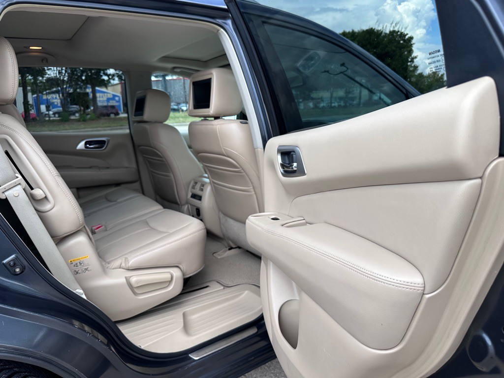2013 Nissan Pathfinder Image 13