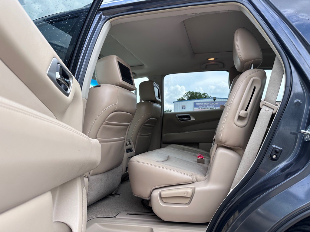 2013 Nissan Pathfinder Image 16