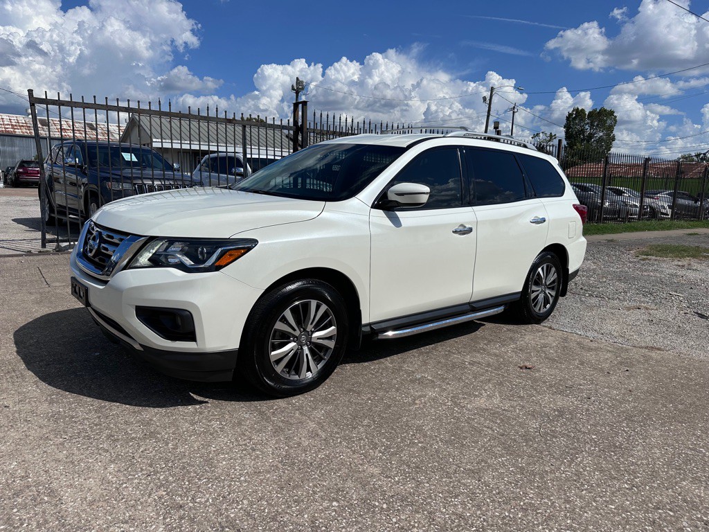 2018 Nissan Pathfinder Image 1