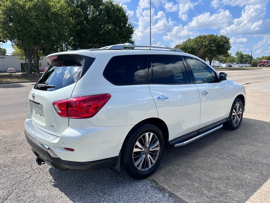 2018 Nissan Pathfinder Image 3