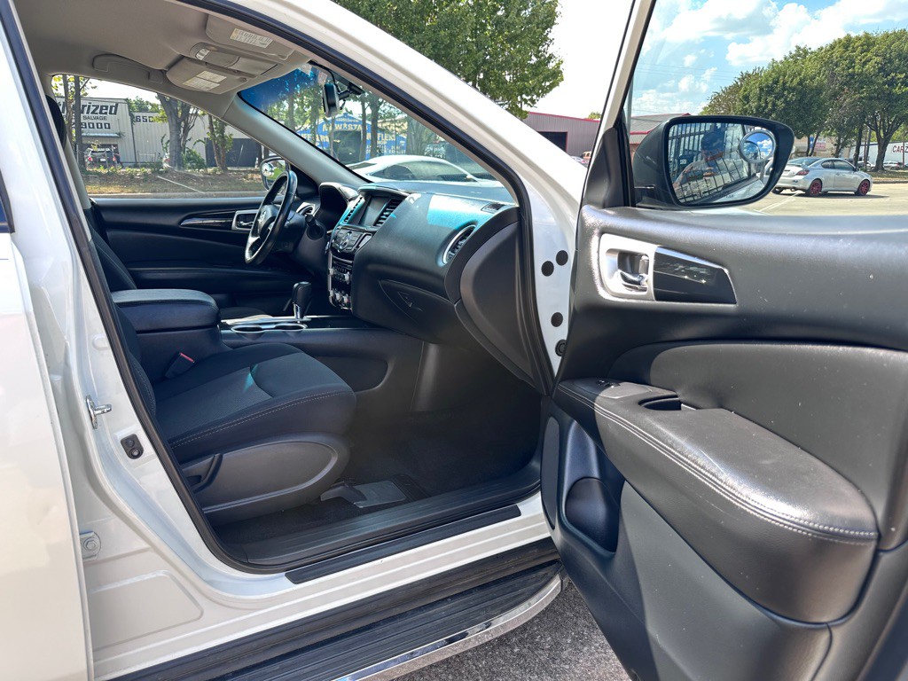 2018 Nissan Pathfinder Image 9