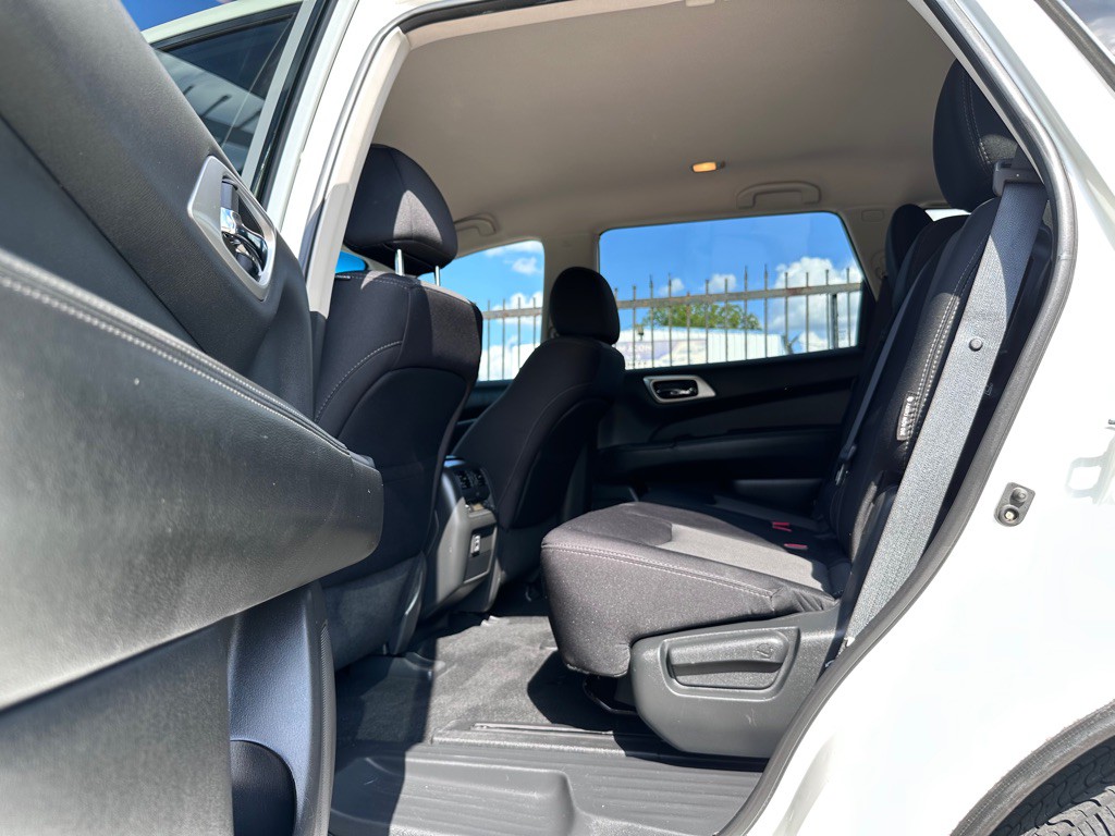 2018 Nissan Pathfinder Image 13