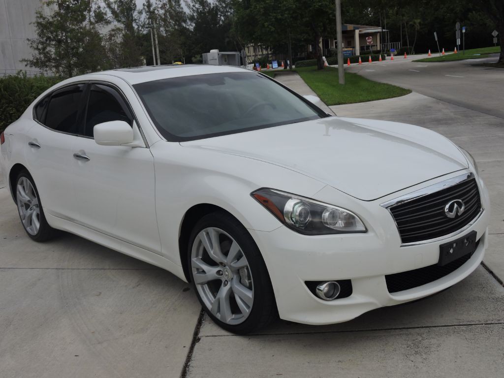 2012 INFINITI M37 Image 2
