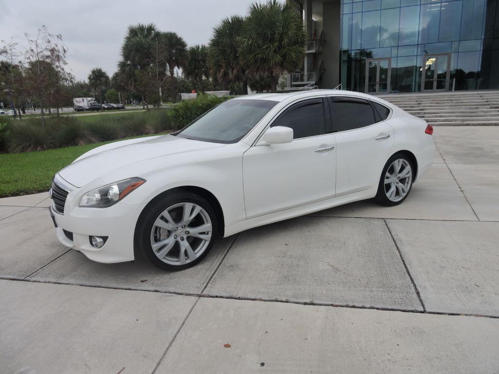 2012 INFINITI M37 Image 3