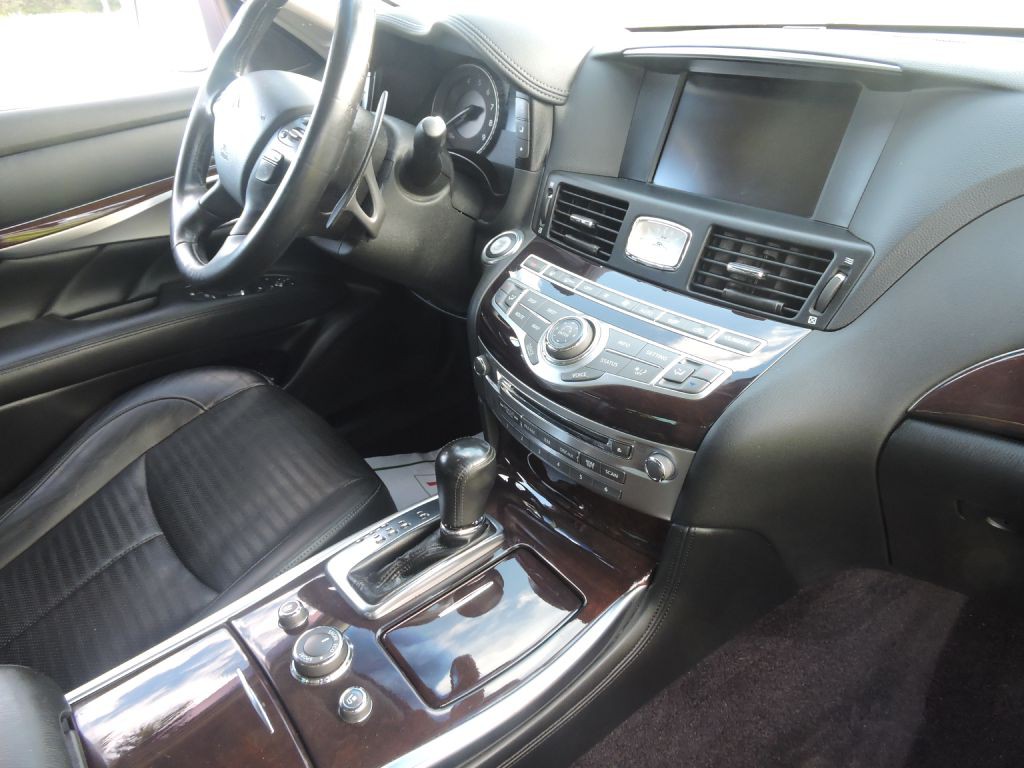 2012 INFINITI M37 Image 7