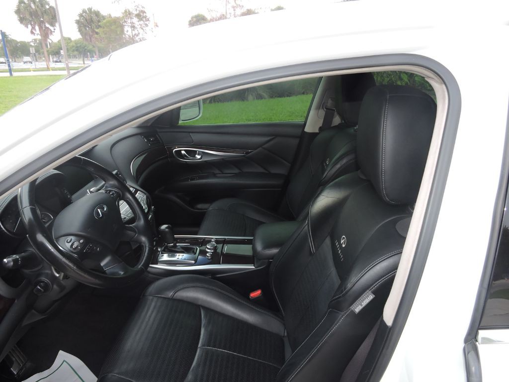 2012 INFINITI M37 Image 10