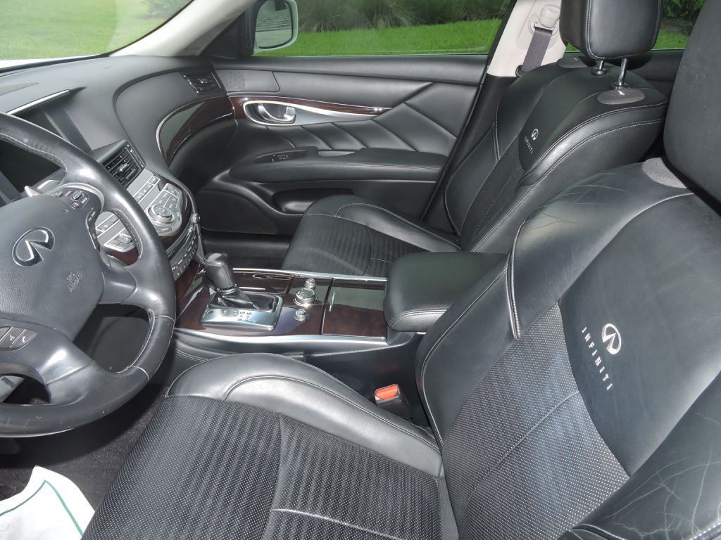 2012 INFINITI M37 Image 12