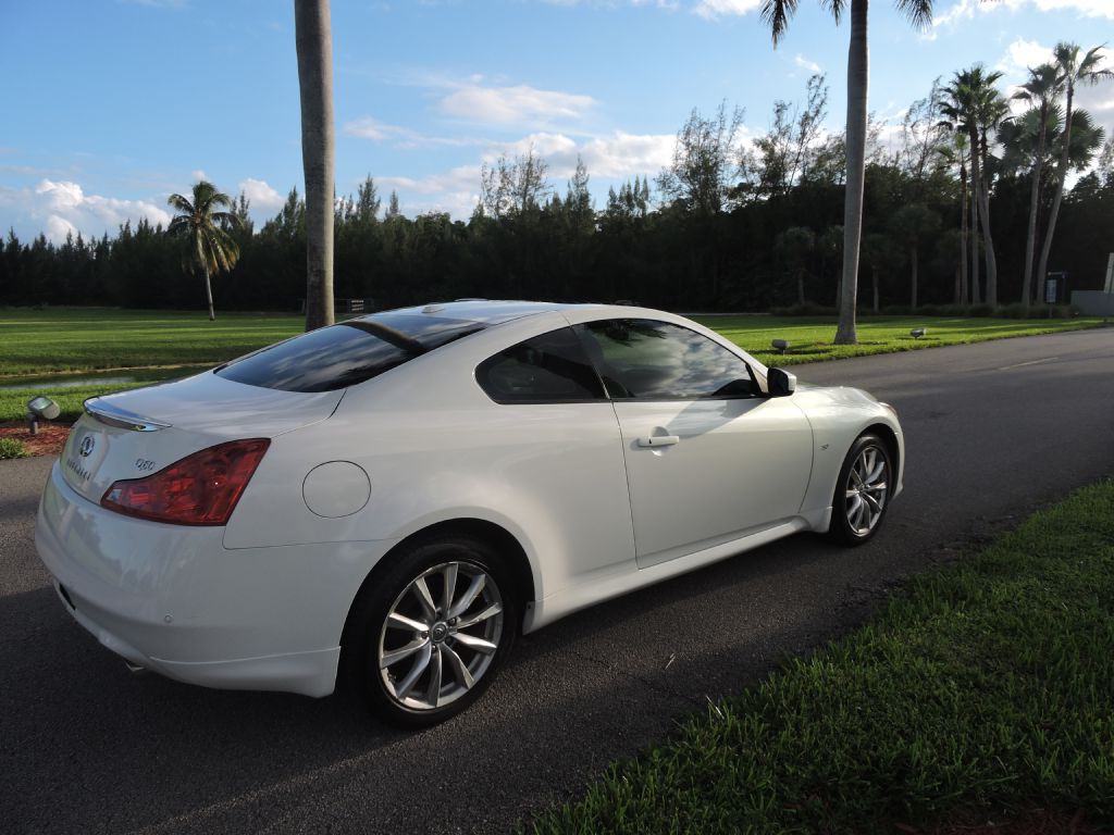 2014 INFINITI Q60 Image 2