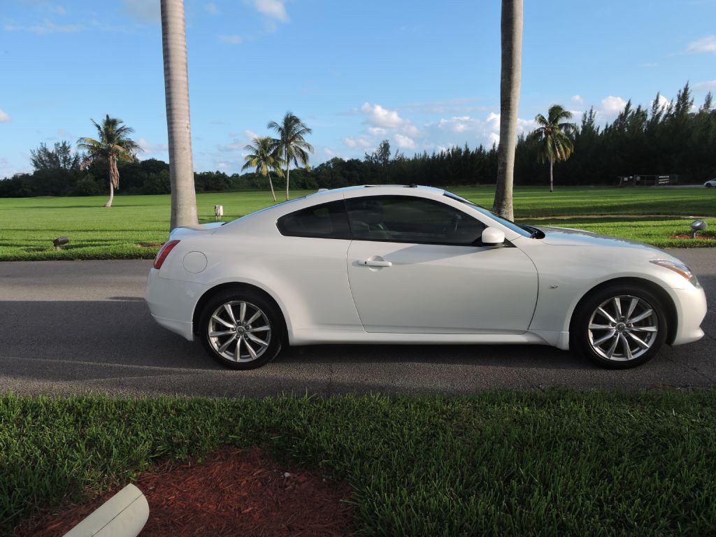 2014 INFINITI Q60 Image 3