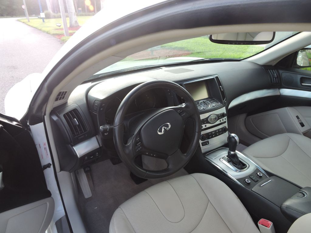 2014 INFINITI Q60 Image 11