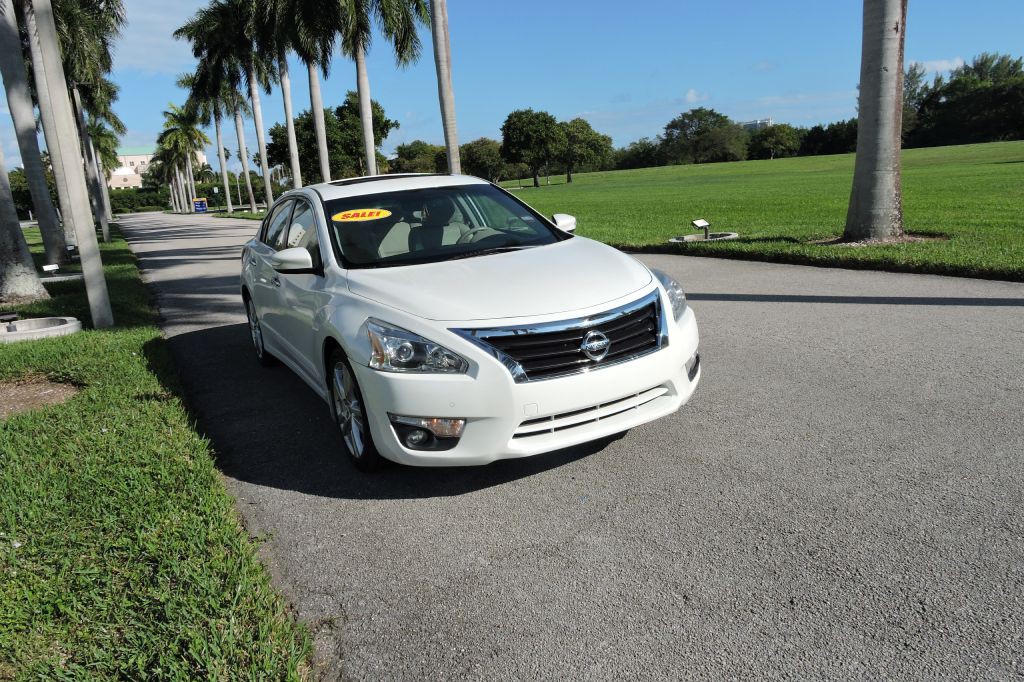 2015 Nissan Altima Image 2