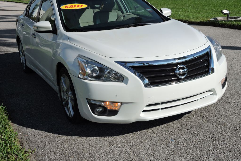 2015 Nissan Altima Image 3