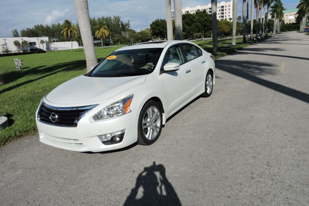 2015 Nissan Altima Image 4
