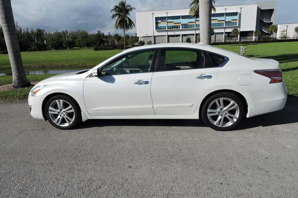 2015 Nissan Altima Image 5