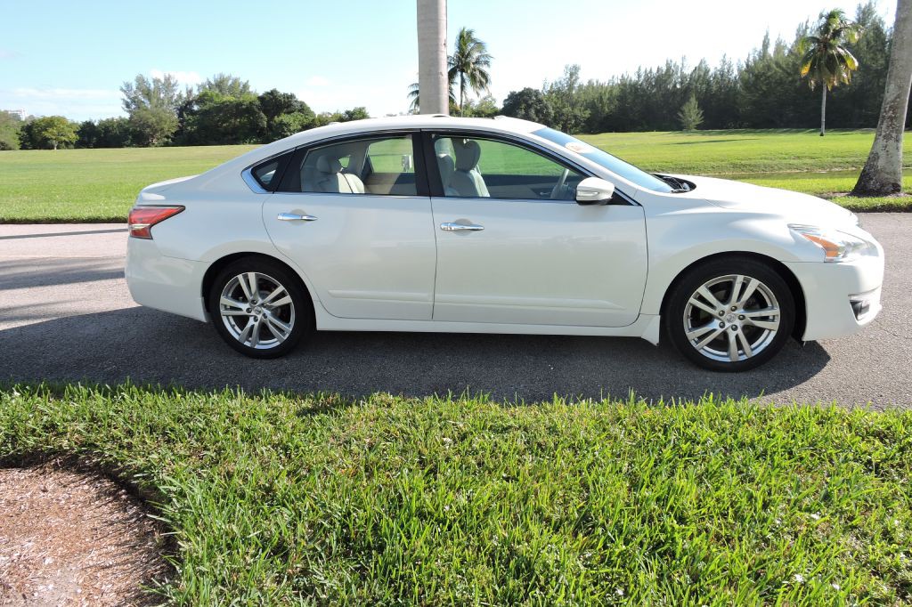 2015 Nissan Altima Image 6