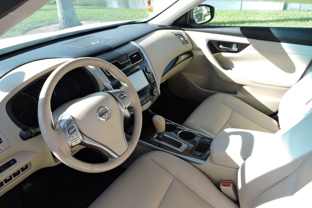2015 Nissan Altima Image 12
