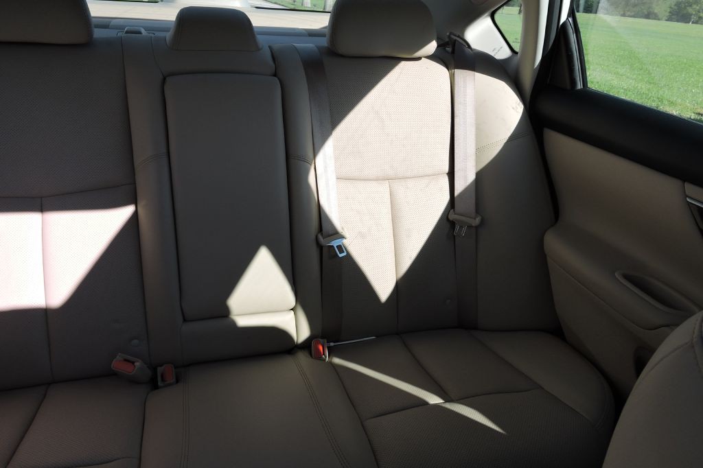 2015 Nissan Altima Image 18