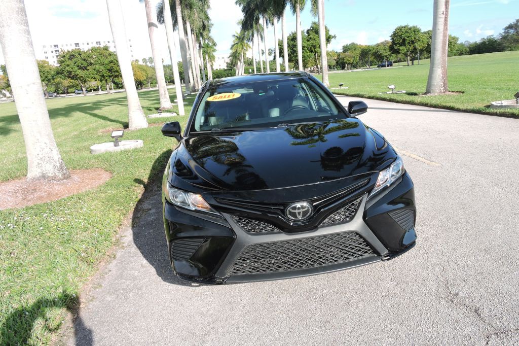 2019 Toyota Camry Image 1