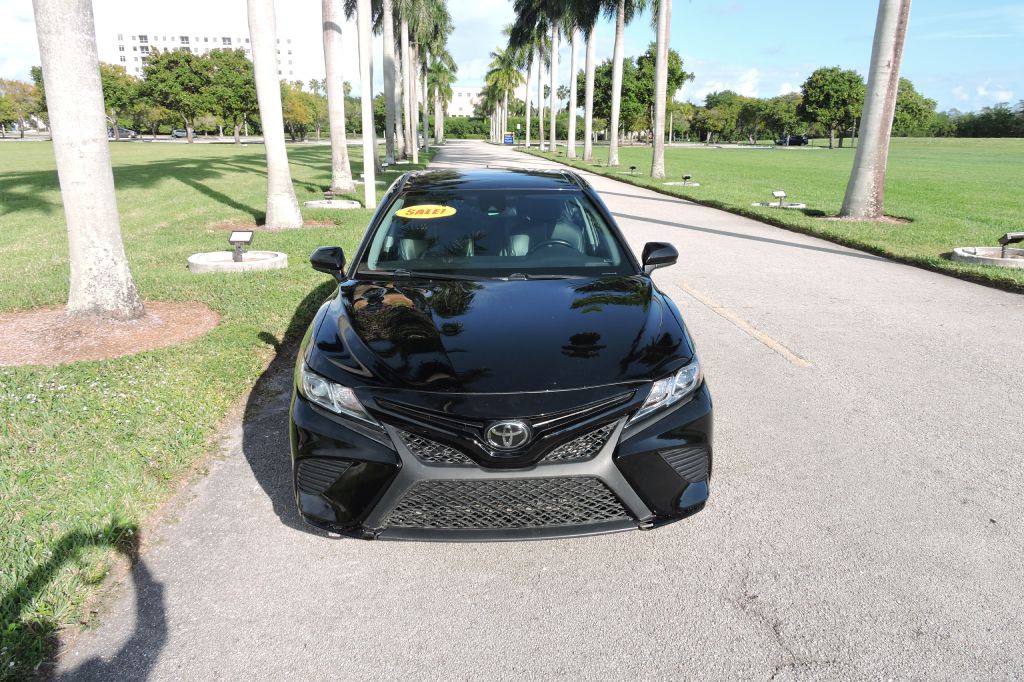 2019 Toyota Camry Image 2