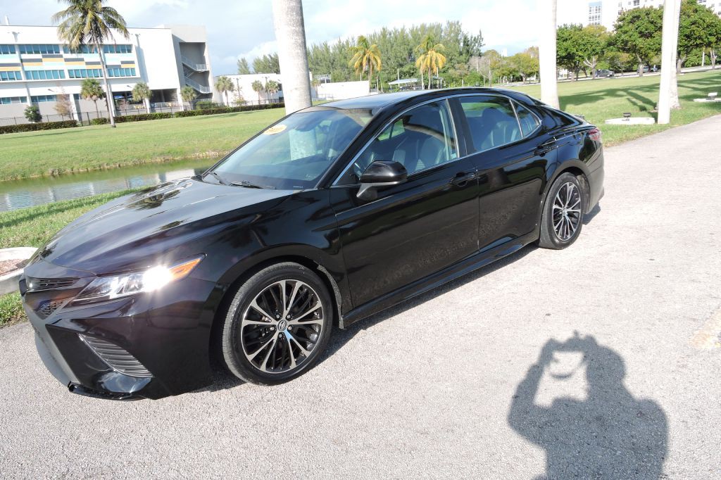 2019 Toyota Camry Image 4