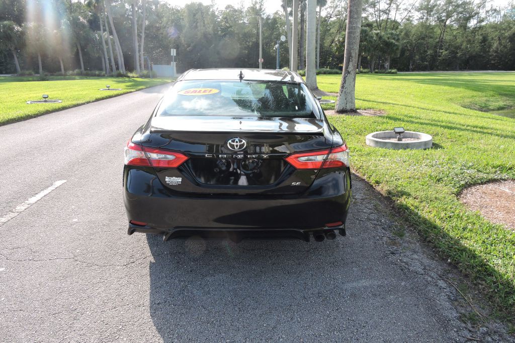 2019 Toyota Camry Image 9