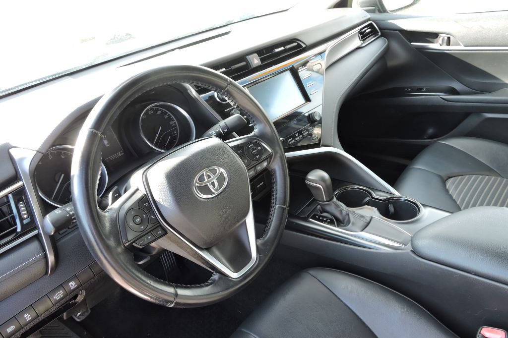 2019 Toyota Camry Image 12