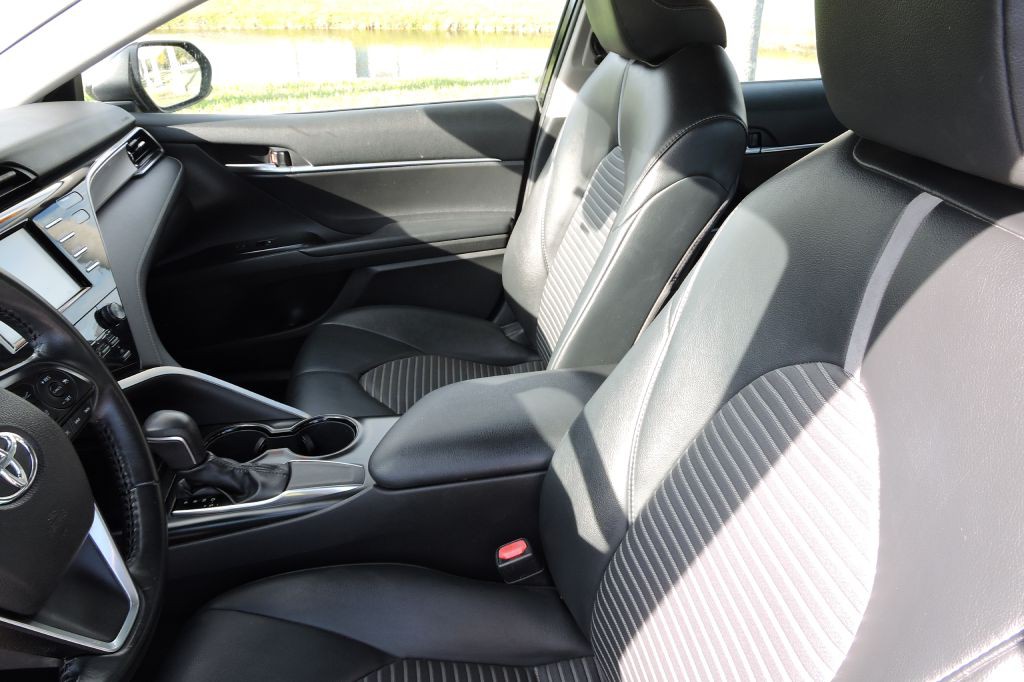 2019 Toyota Camry Image 13