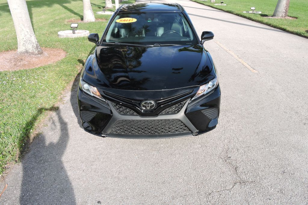 2019 Toyota Camry Image 19