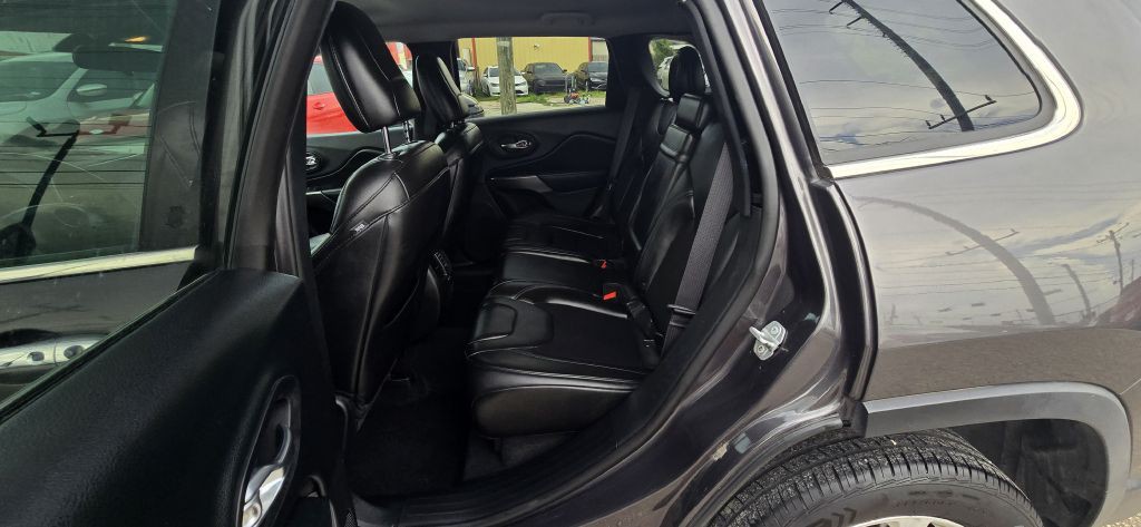 2019 Jeep Cherokee Image 18