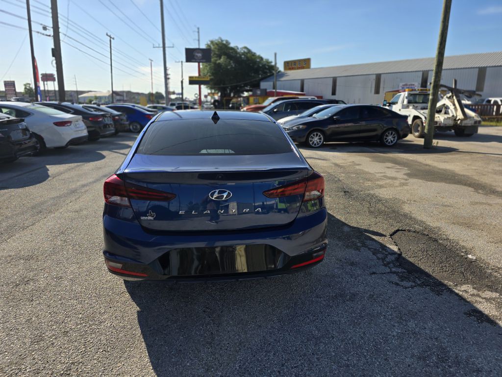 2020 Hyundai Elantra Image 8