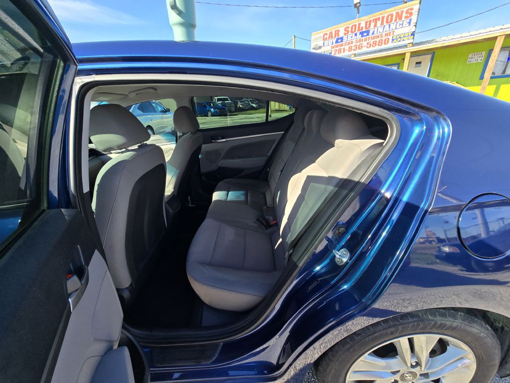 2020 Hyundai Elantra Image 22